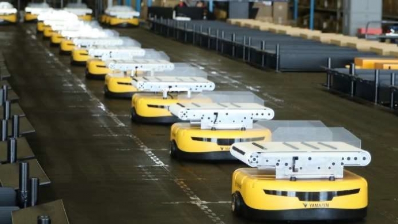 Warehouse autonomous mobile robot